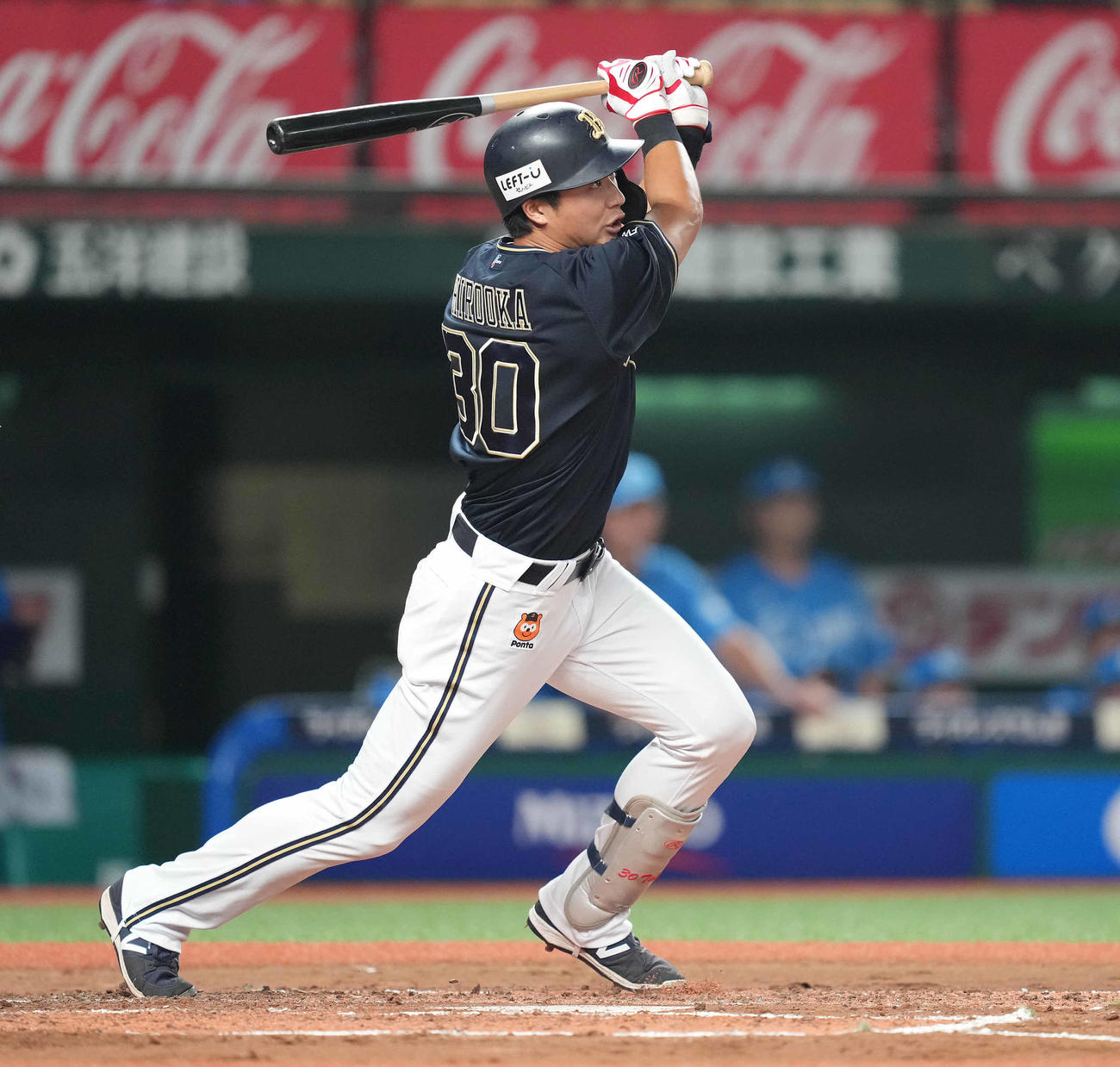 西武対オリックス　2回表オリックス2死満塁、走者一掃の右越え適時三塁打を放つ広岡（撮影・鈴木みどり）
