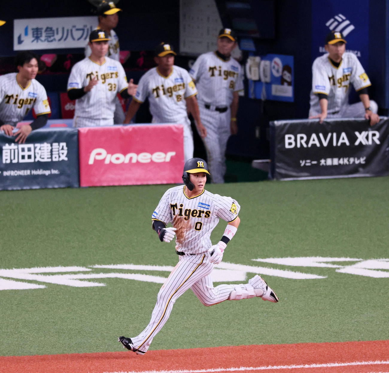 阪神対中日　4回裏阪神2死一、二塁、木浪は右適時打を放つ（撮影・加藤哉）