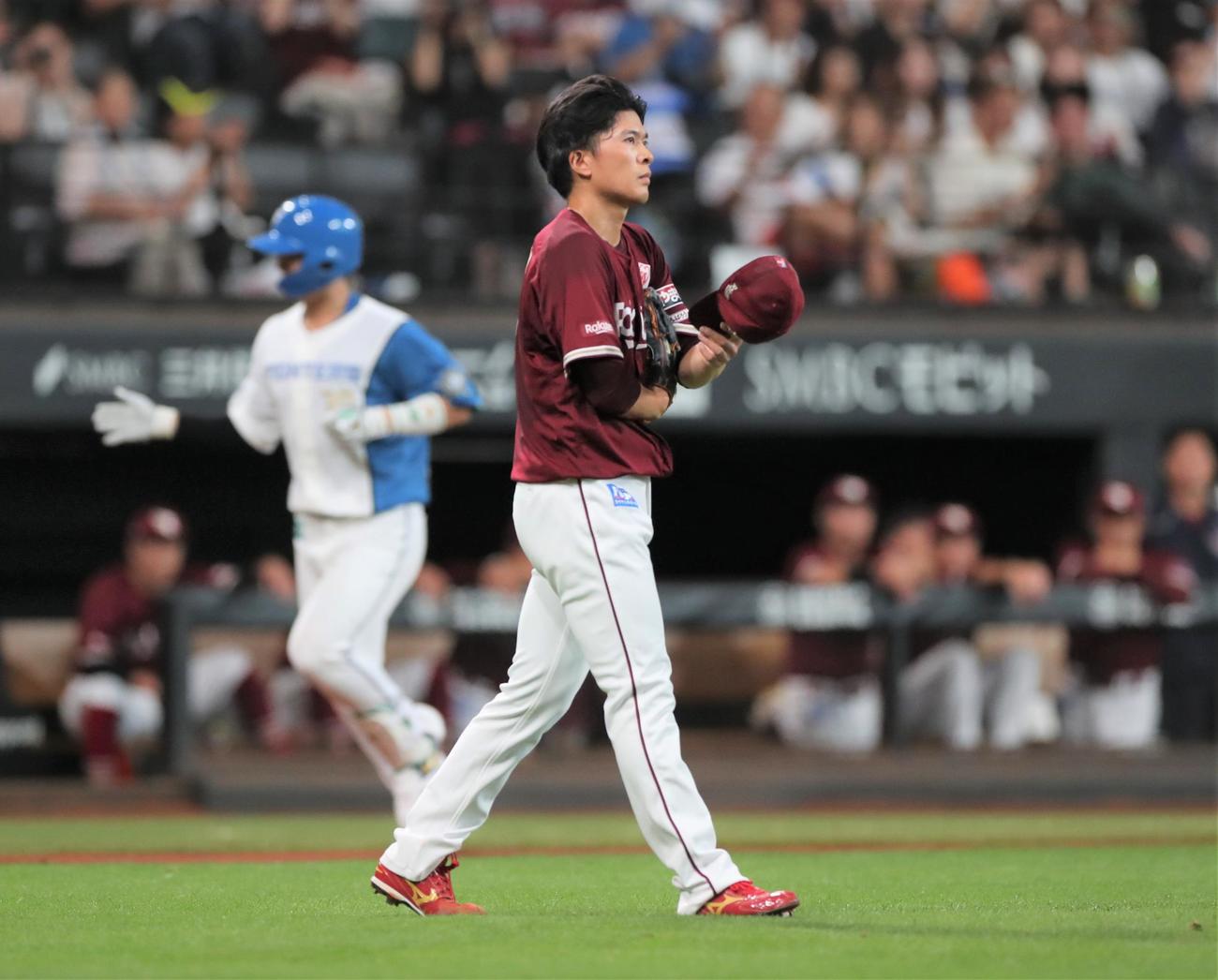 日本ハム対楽天　1回裏日本ハム2死二塁、郡司に2点本塁打を浴びる早川（撮影・黒川智章）