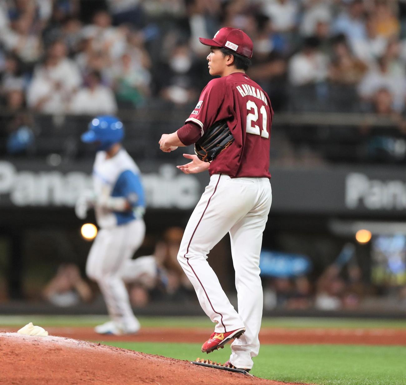 日本ハム対楽天　6回裏日本ハム1死、郡司に左越え本塁打を浴びる早川（撮影・黒川智章）