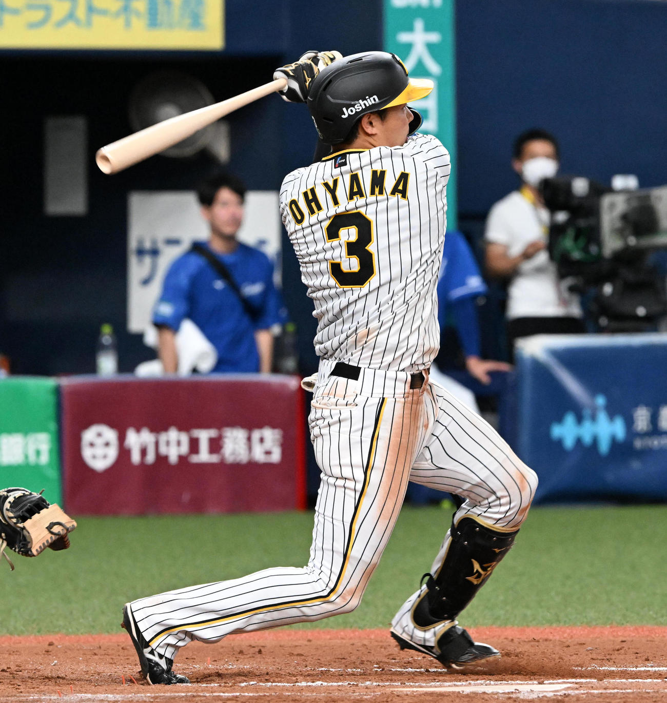 阪神対中日　10回裏阪神2死満塁、大山は左前サヨナラ適時打を放つ（撮影・前岡正明）
