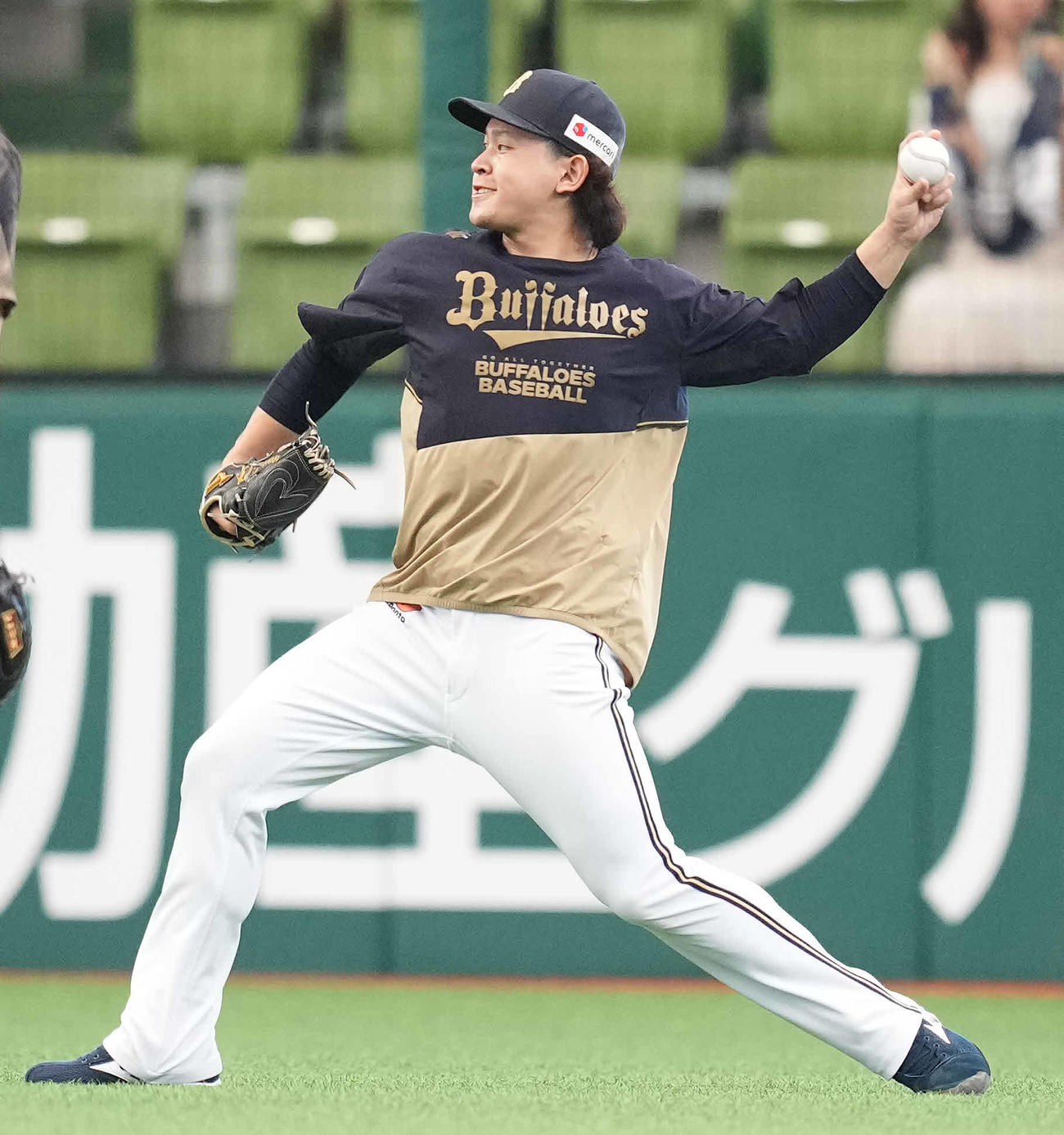 西武対オリックス　試合前練習でキャッチボールするオリックス宮城（撮影・鈴木みどり）