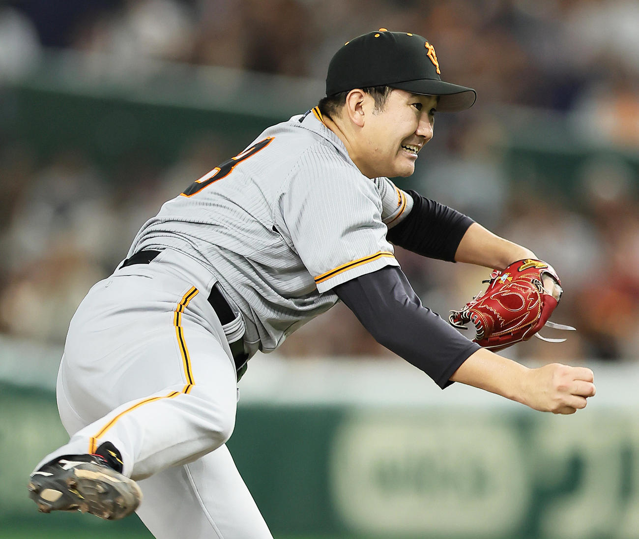 巨人対ヤクルト　巨人先発の菅野（撮影・足立雅史）