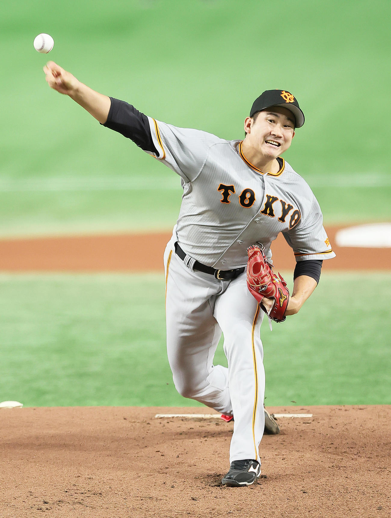 巨人対ヤクルト　巨人先発の菅野（撮影・足立雅史）