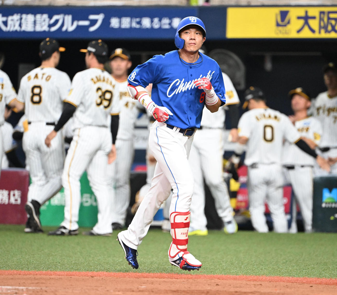 阪神対中日　7回表中日2死一塁、遊ゴロに倒れる大島（撮影・和賀正仁）