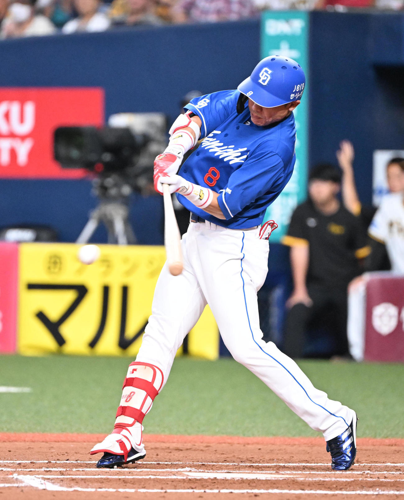 阪神対中日　7回表中日2死一塁、遊ゴロに倒れる大島（撮影・和賀正仁）