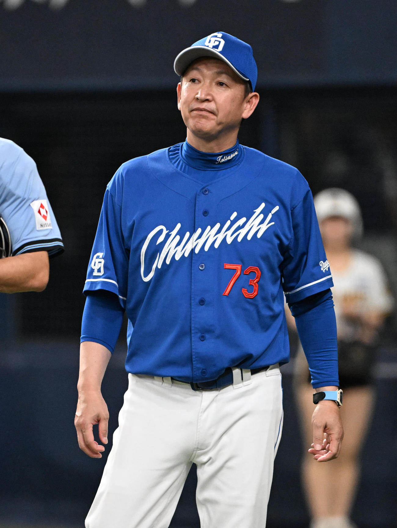 阪神対中日　7回を終え選手の交代を付ける中日立浪監督（撮影・和賀正仁）
