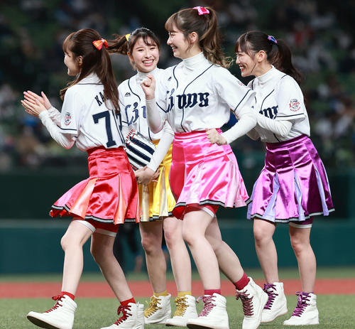 楽天】ももクロが9・19セレモニアルピッチ「ノーバンで届く気はしま