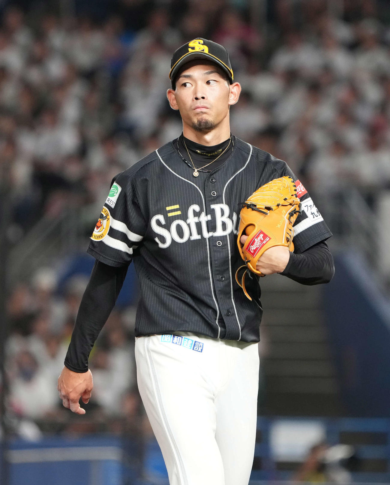 ロッテ対ソフトバンク、ソフトバンク3番手で登板した又吉はロッテに勝ち越しを許す（撮影・小沢裕）