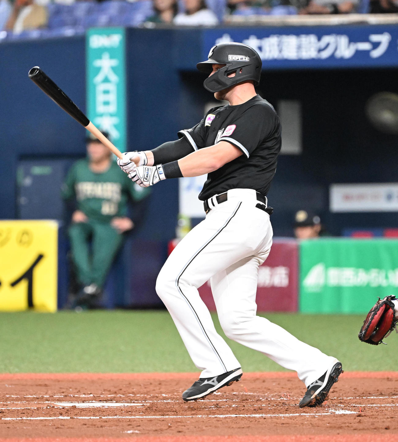 オリックス対ロッテ　1回表ロッテ1死二塁、中前適時打を放つブロッソー（撮影・和賀正仁）