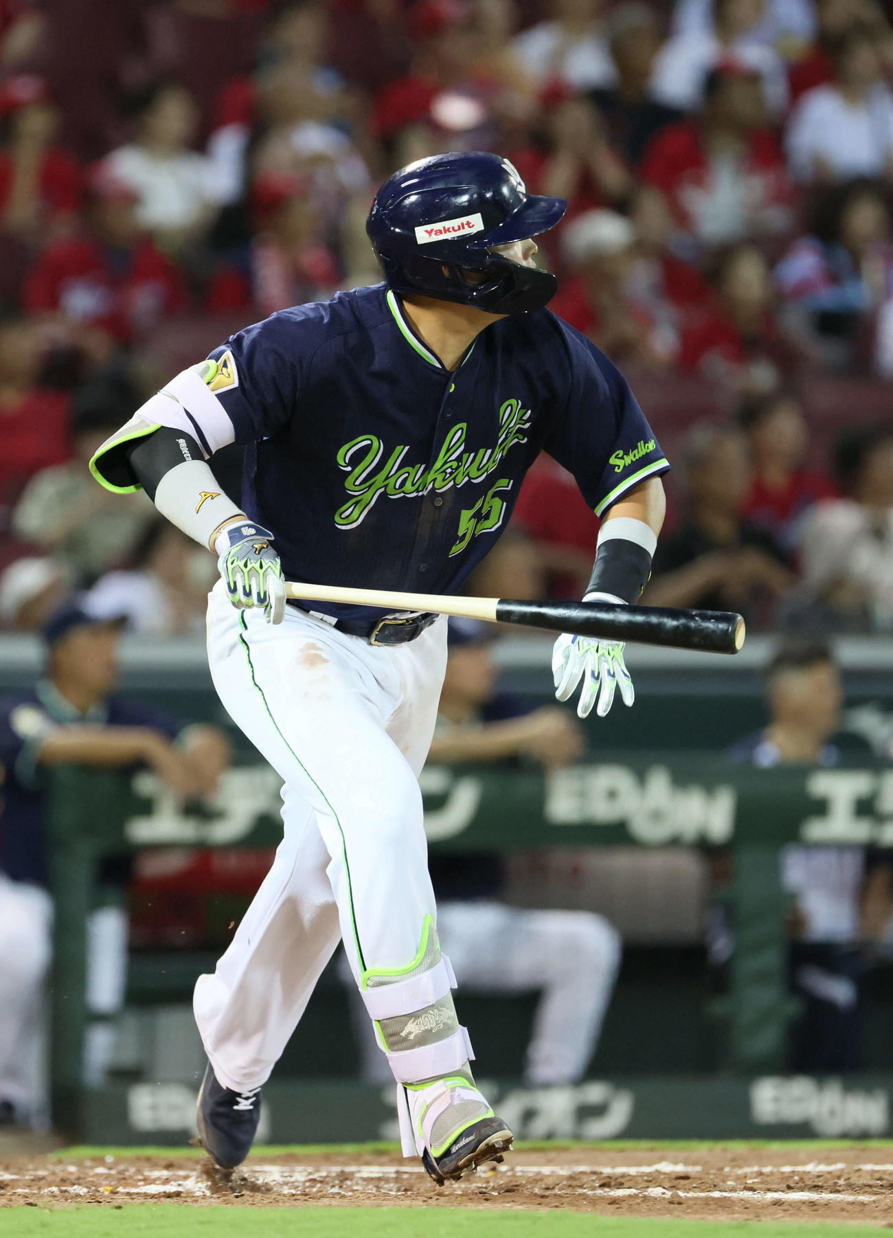 広島対ヤクルト　3回表ヤクルト2死二塁、村上は同点左適時打を放つ（撮影・加藤孝規）