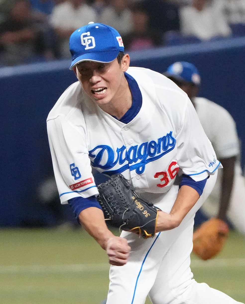 中日対DeNA 8回表、中日3番手で登板する岡野（撮影・森本幸一）