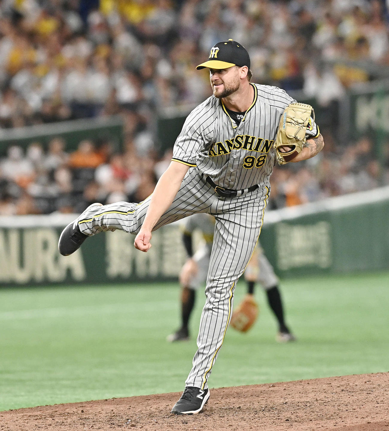 巨人対阪神　9回裏、阪神4番手で試合を締めたブルワー（撮影・滝沢徹郎）