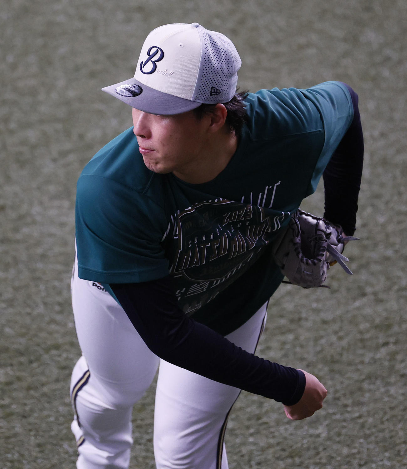 オリックス対ロッテ　キャッチボールをするオリックス東（撮影・藤尾明華）