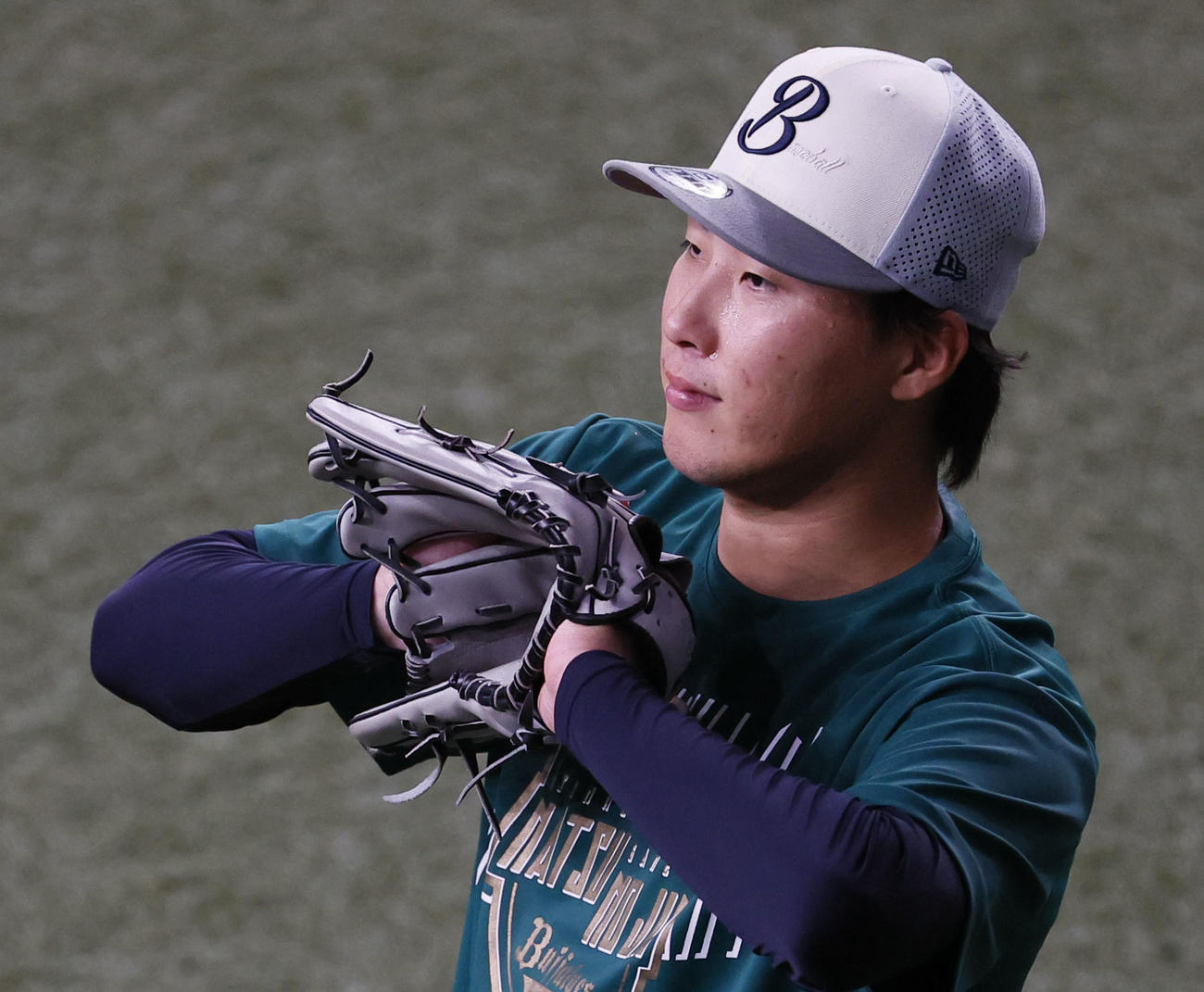 オリックス対ロッテ　キャッチボールをするオリックス東（撮影・藤尾明華）