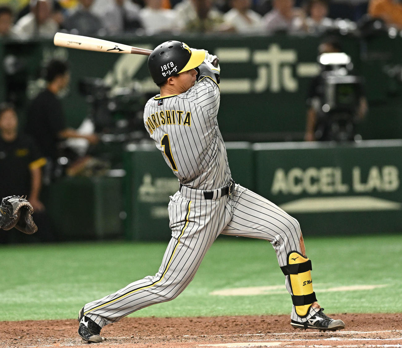 巨人対阪神　7回表阪神2死一、二塁、森下は中前適時打を放つ（撮影・滝沢徹郎）