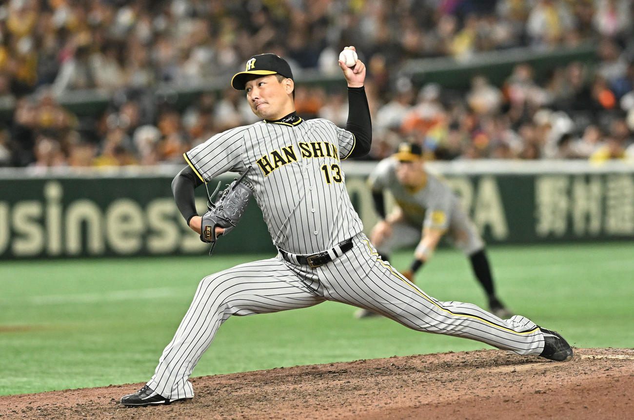 巨人対阪神　9回裏、阪神6番手で登板し試合を締めた岩崎（撮影・滝沢徹郎）