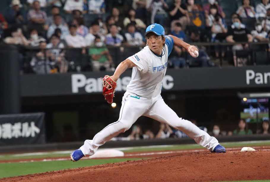 日本ハム対ロッテ　6回から3番手で登板する日本ハム宮西（撮影・永野高輔）