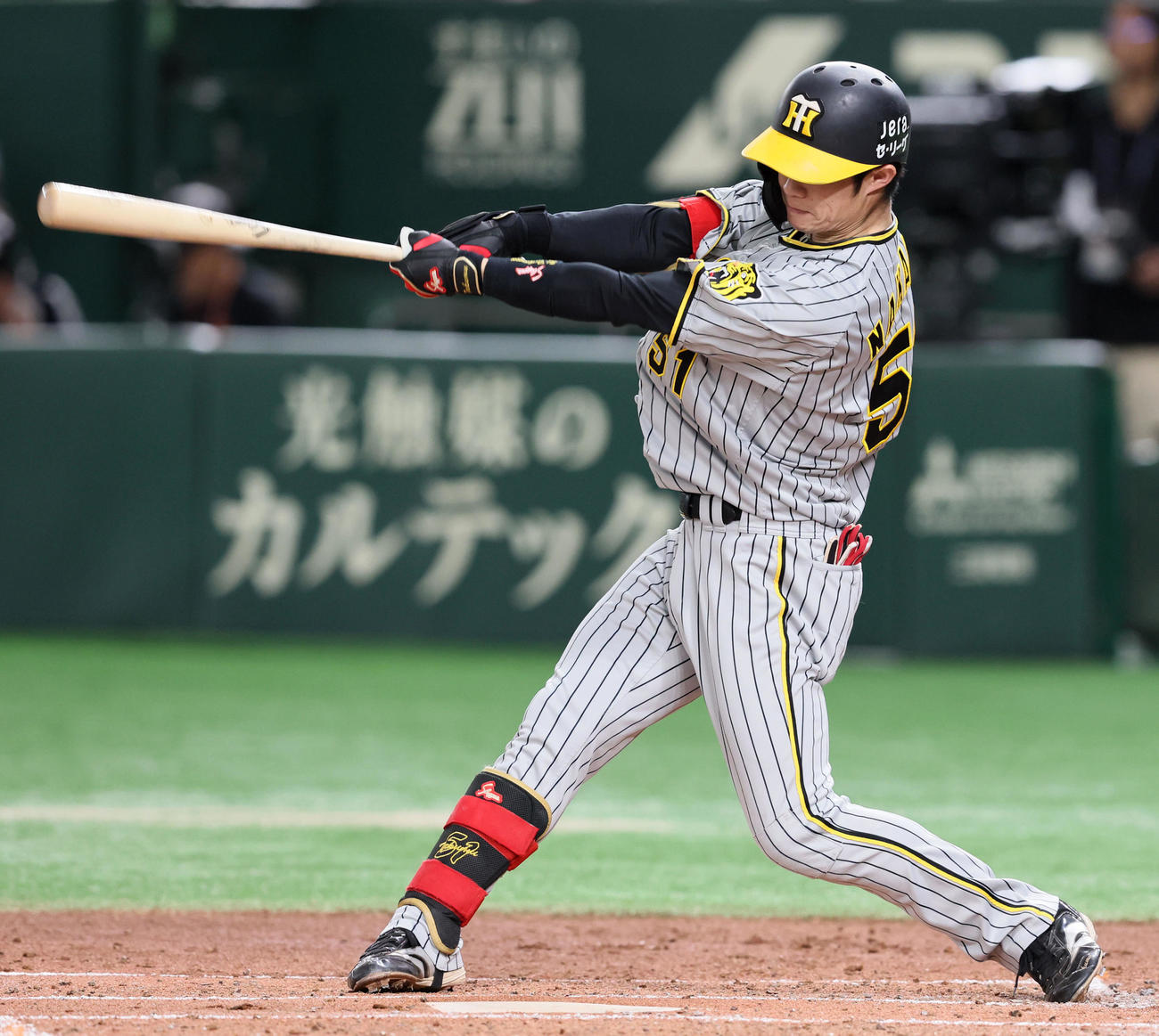 巨人対阪神　3回表阪神1死、中野は中前打を放つ（撮影・加藤哉）