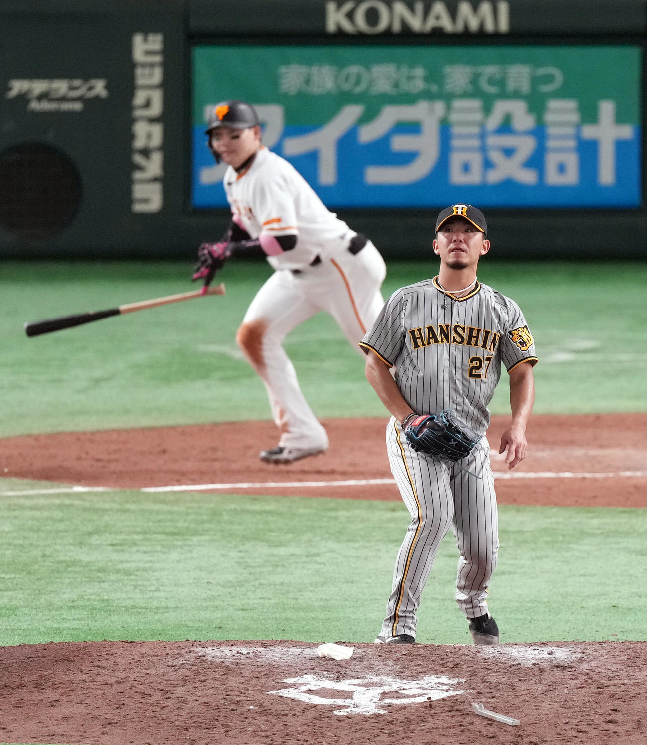 巨人対阪神　8回裏巨人2死一、二塁、丸に適時打を打たれる伊藤将（撮影・狩俣裕三）