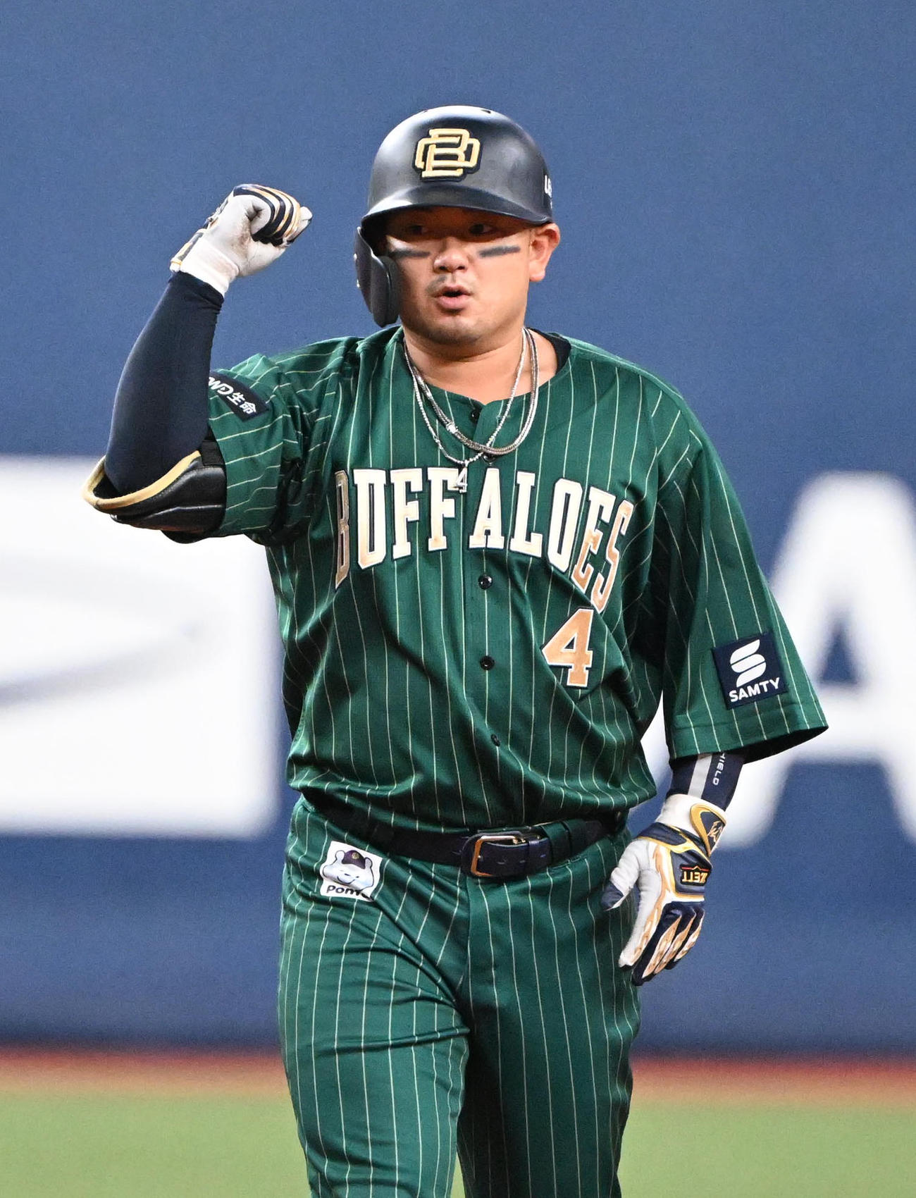 オリックス対ロッテ　3回裏オリックス2死二塁、左前適時打を放ちポーズを取る森（撮影・和賀正仁）