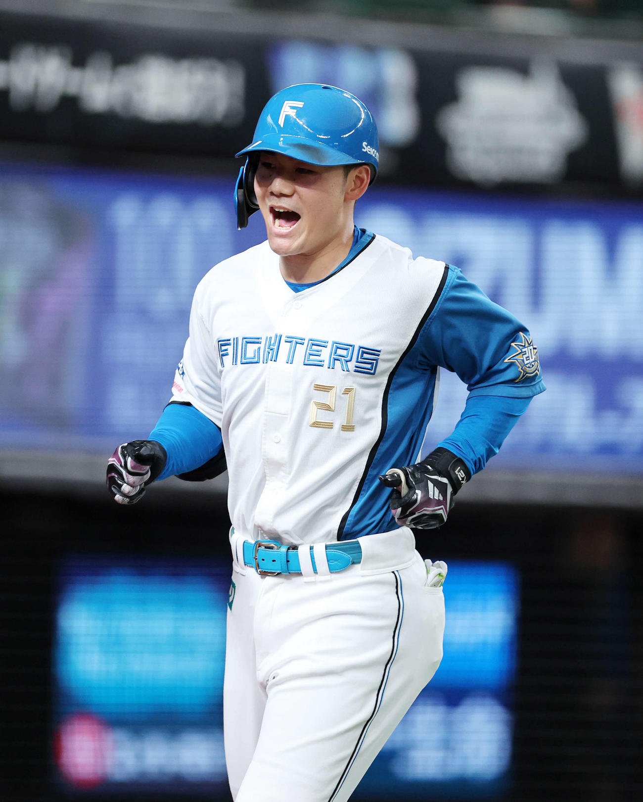 西武対日本ハム　1回表日本ハム2死、清宮は右越えソロ本塁打を放ち雄たけびを上げる（撮影・鈴木正人）