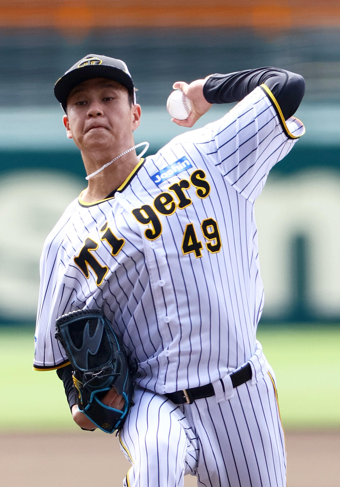 マウンドで投球する阪神大竹（撮影・上山淳一）