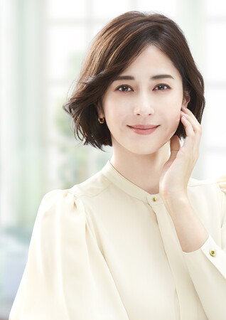 9月18日の西武対ロッテ戦でセレモニアルピッチを行う松本若菜（球団提供）