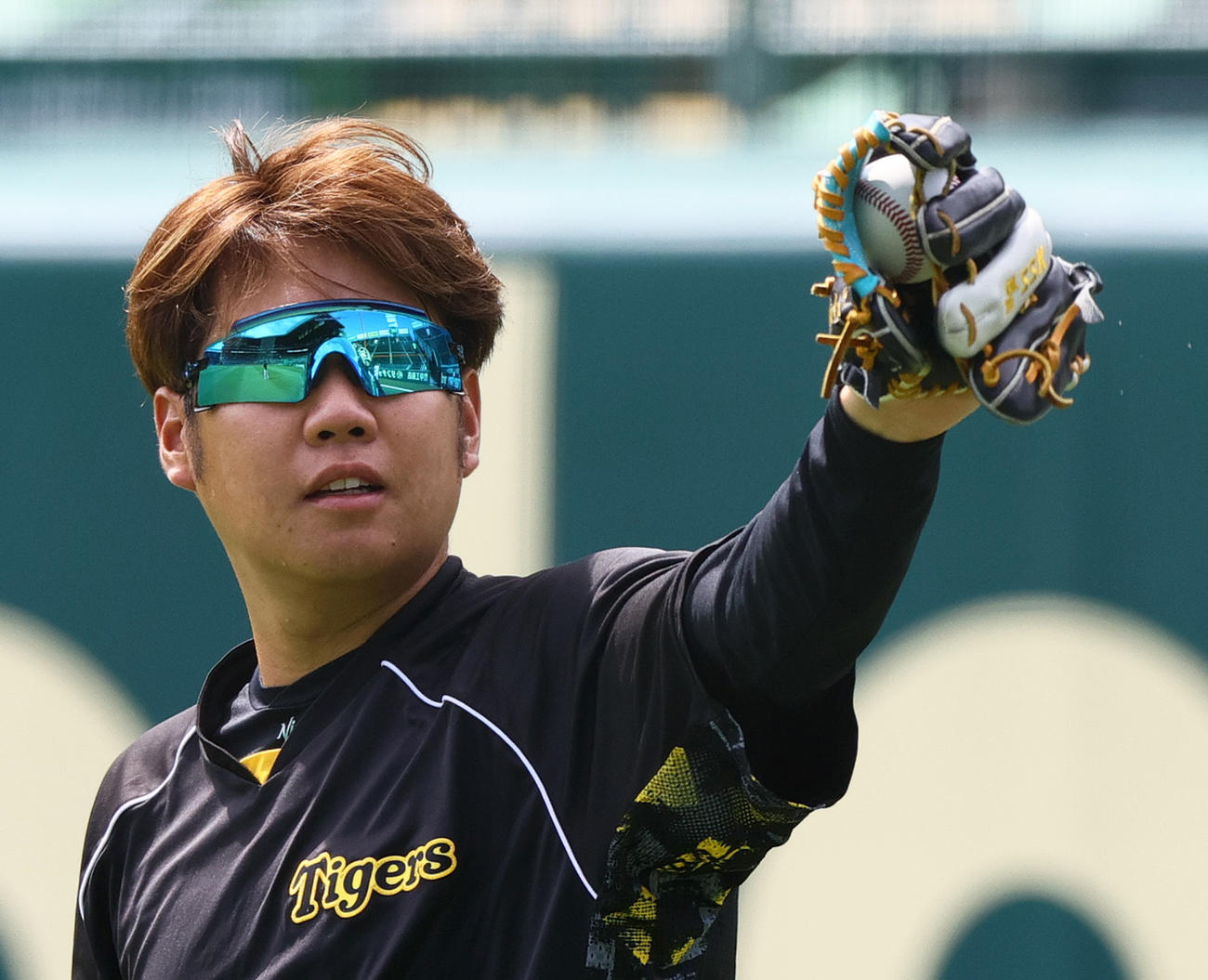 投手指名練習で汗を流す阪神西勇（撮影・上山淳一）