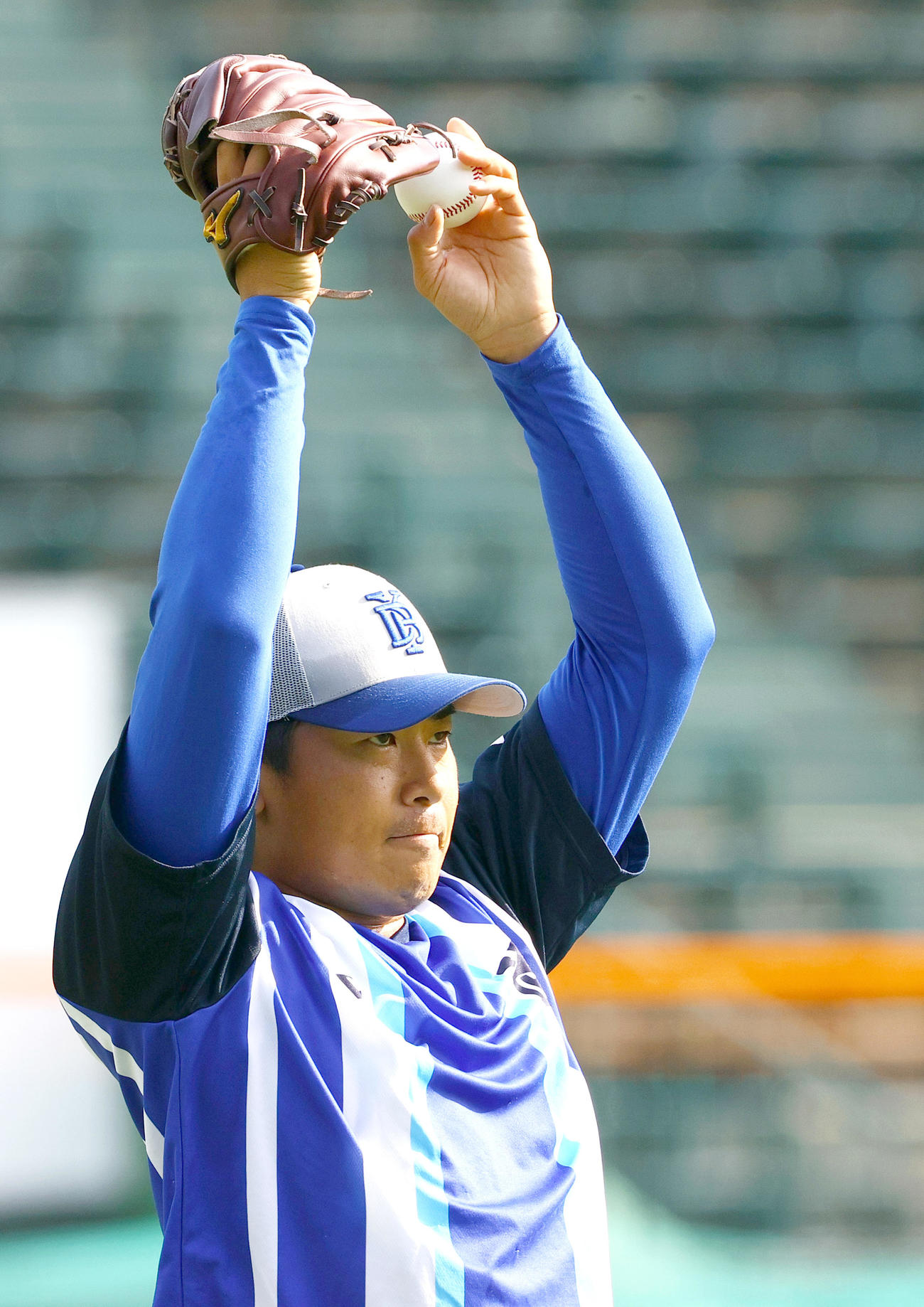 甲子園球場で練習するDeNA今永（撮影・上山淳一）