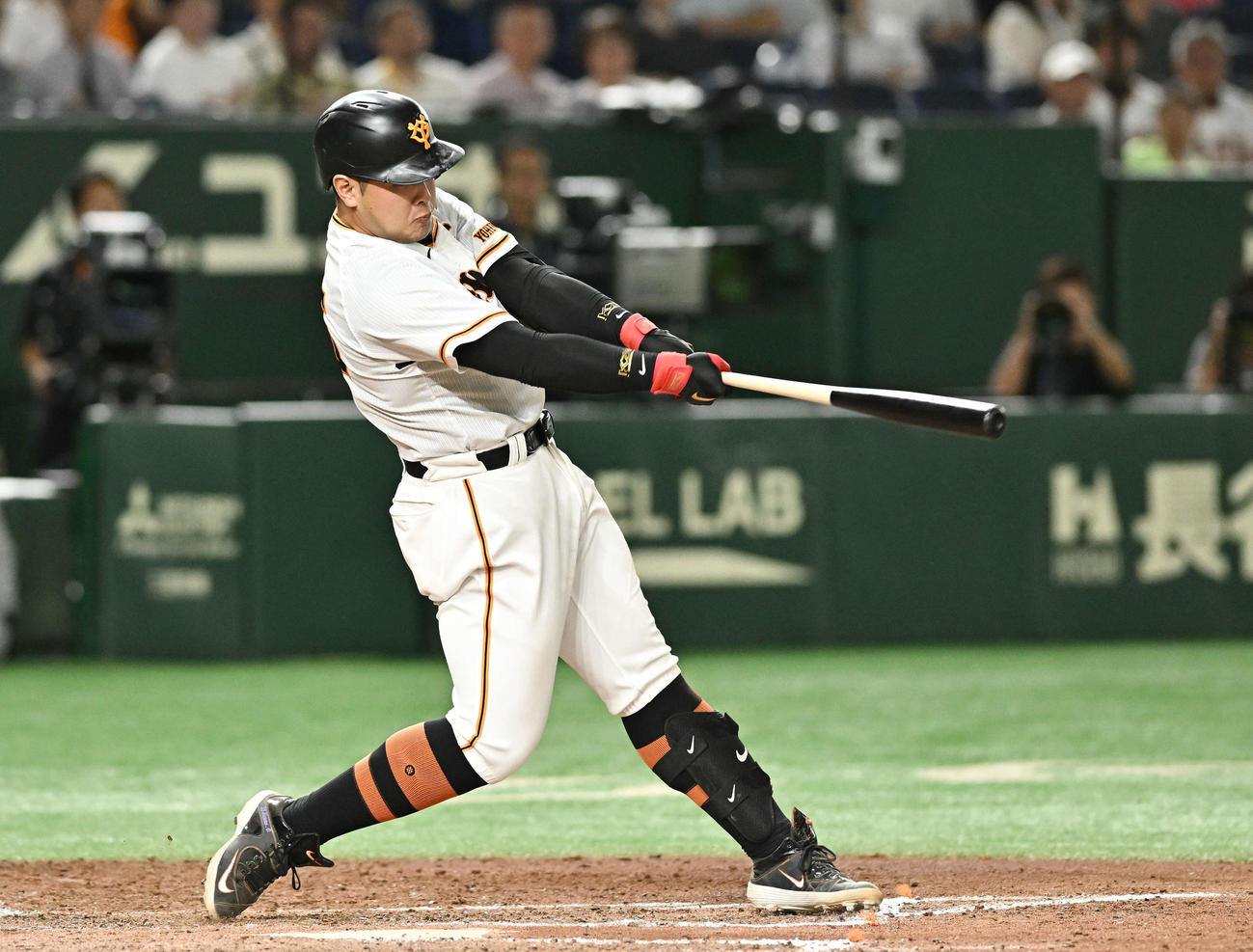 岡本和真（2023年8月26日撮影）