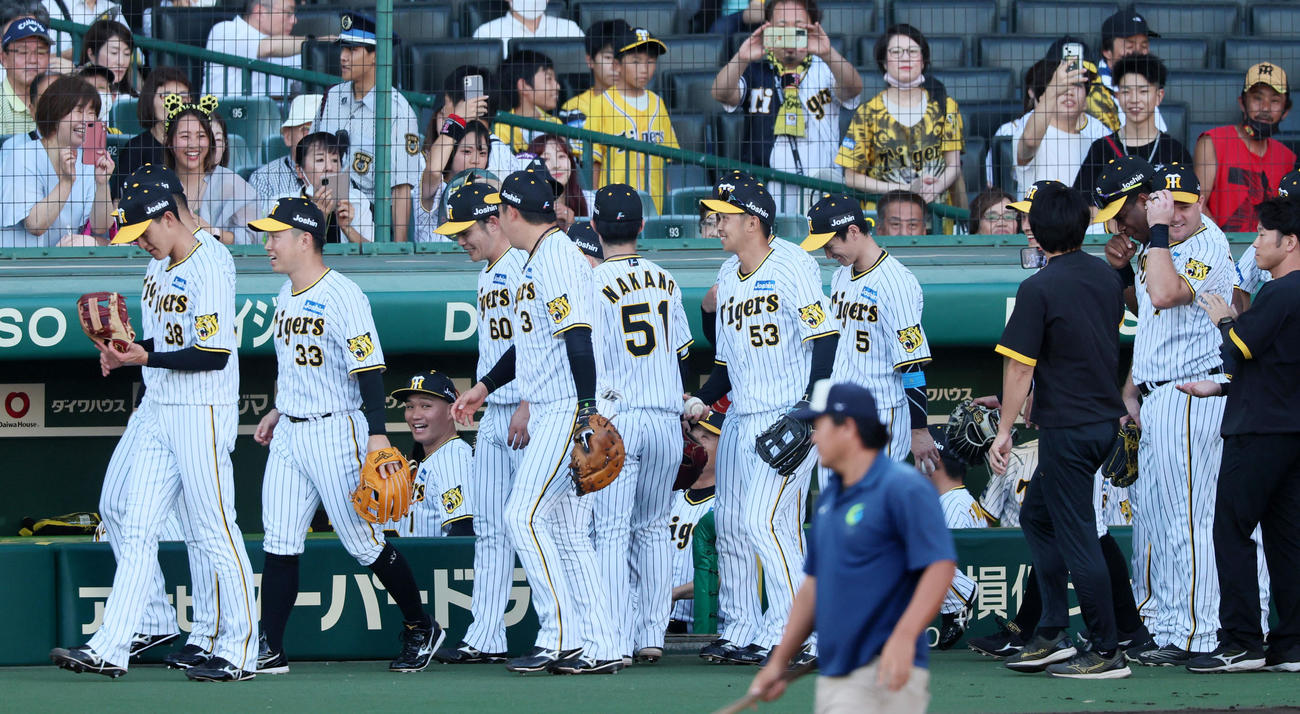 阪神対DeNA　阪神円陣で声出しをした森下（撮影・加藤哉）