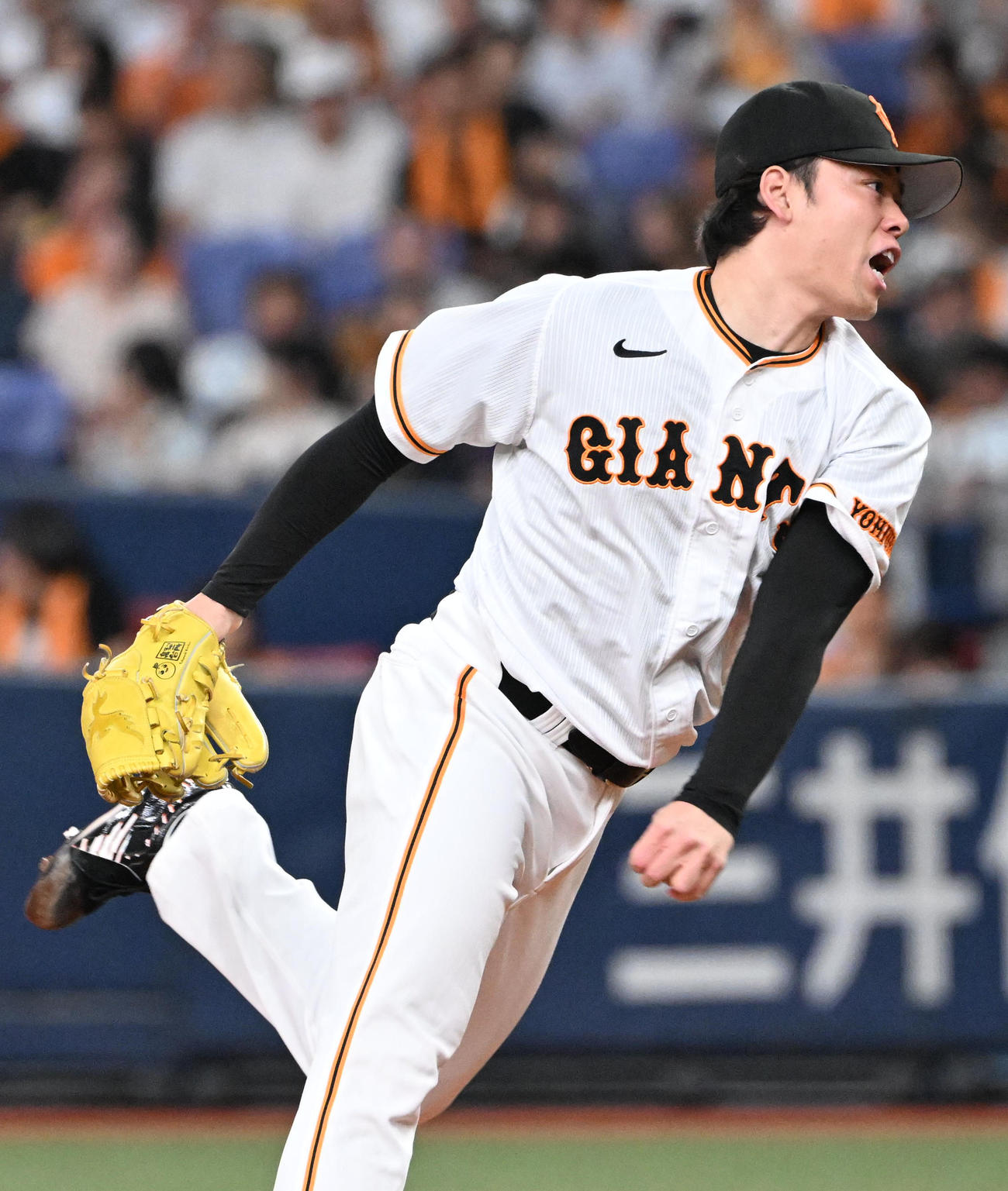 巨人対広島　8回に登板する巨人高梨（撮影・和賀正仁）