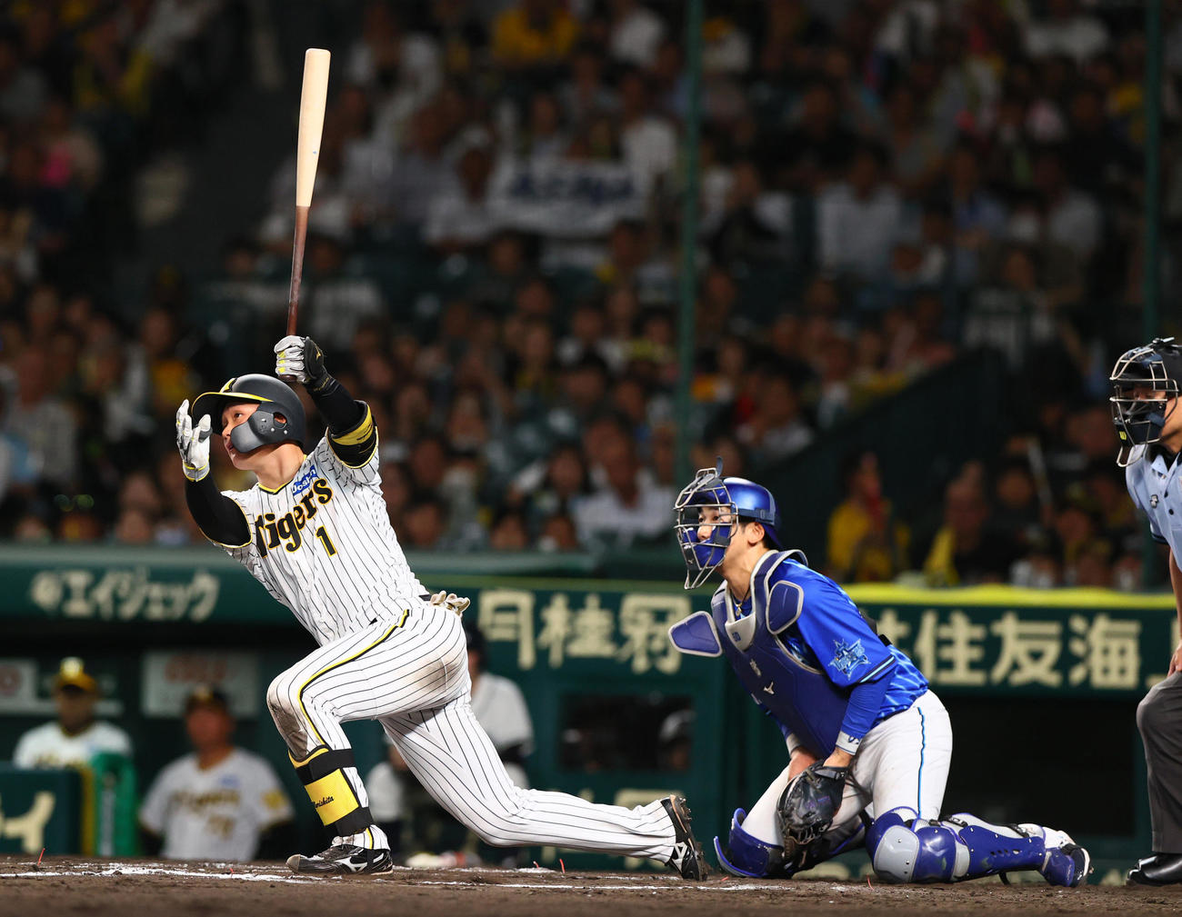 阪神対DeNA 7回裏阪神2死二塁、森下は左飛に倒れる（撮影・上山淳一）