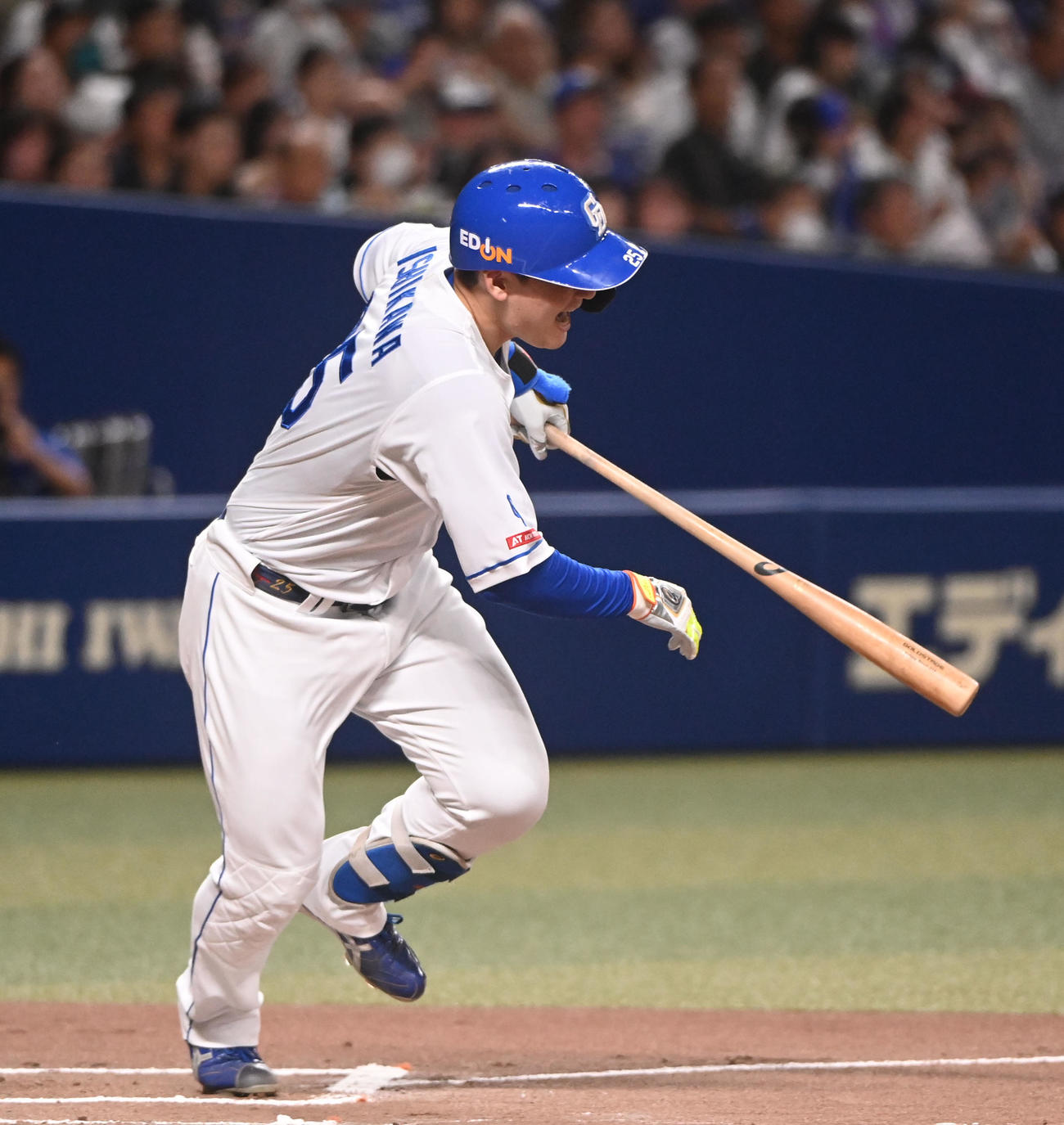 中日対ヤクルト　6回裏中日無死一塁、遊ゴロ併殺打に倒れる石川昂（撮影・森本幸一）