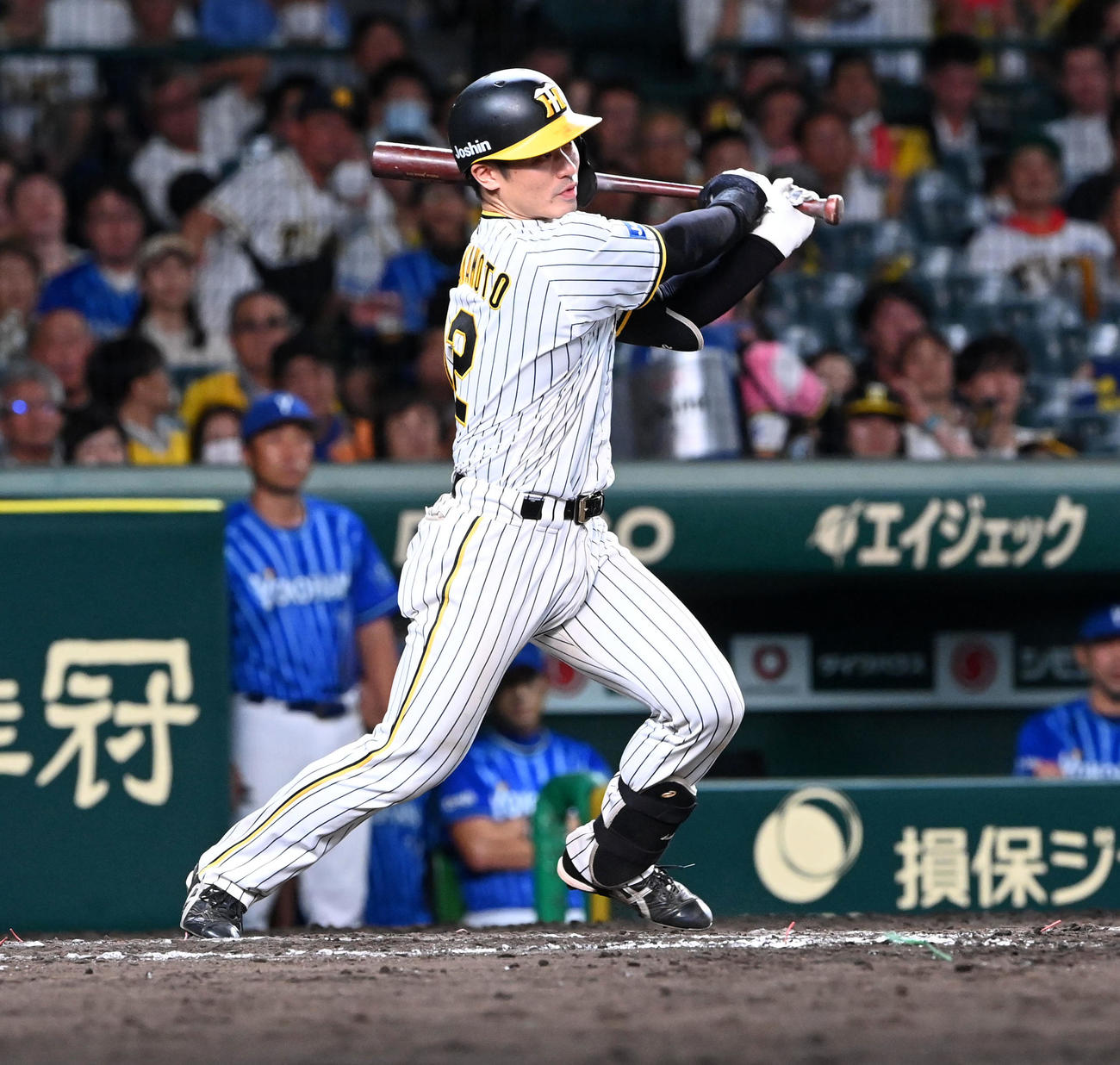 阪神対DeNA 8回裏阪神2死二塁、坂本は右前適時打を放つ（撮影・前岡正明）