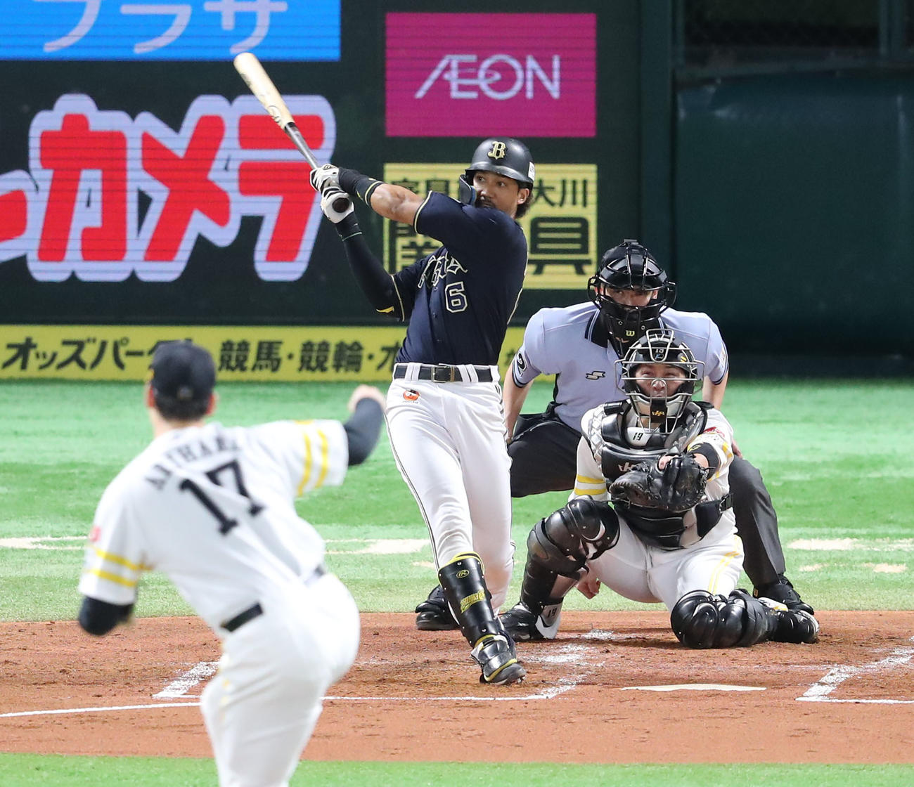 ソフトバンク対オリックス　2回表オリックス2死二、三塁、宗は右越えに適時二塁打を放つ（撮影・梅根麻紀）