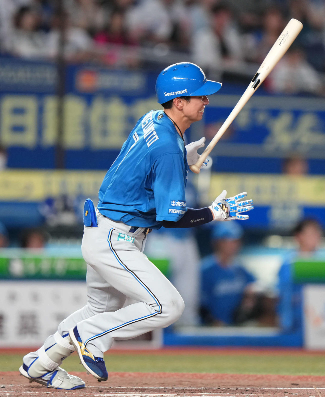 ロッテ対日本ハム　4回表日本ハム無死、左前打を放つ松本剛（撮影・横山健太）