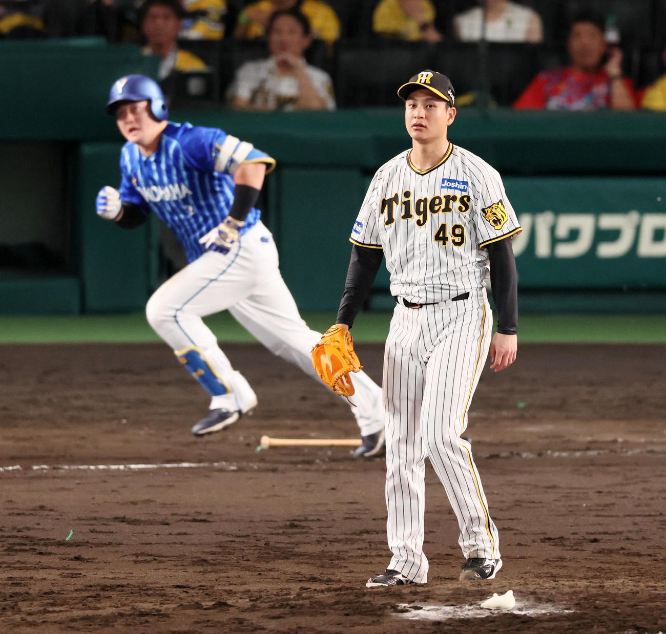 阪神対DeNA 6回表DeNA2死一、三塁、大竹は牧に右越え3点本塁打を浴びる（撮影・加藤哉）