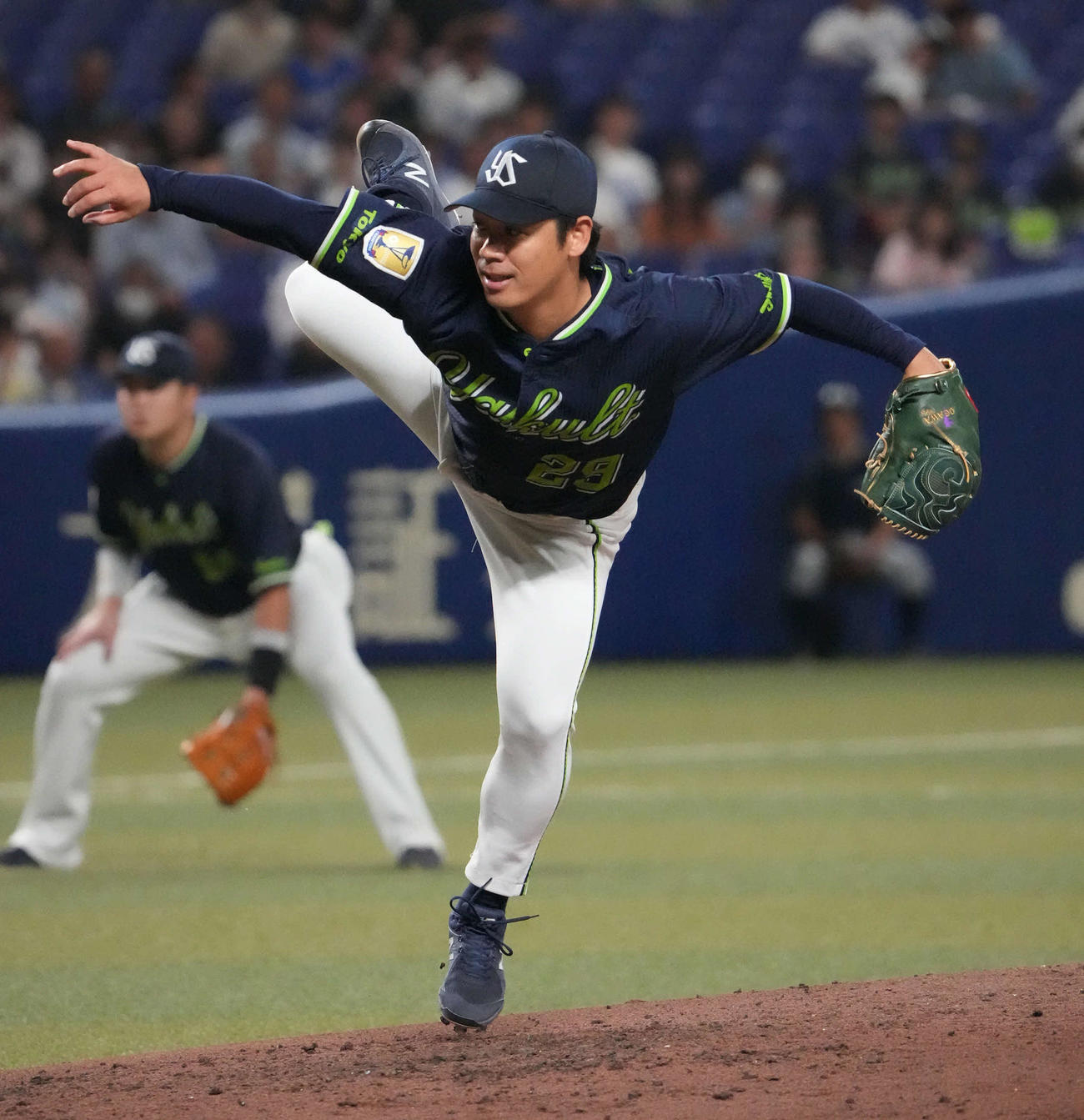 中日対ヤクルト　力投するヤクルト先発の小川（撮影・森本幸一）