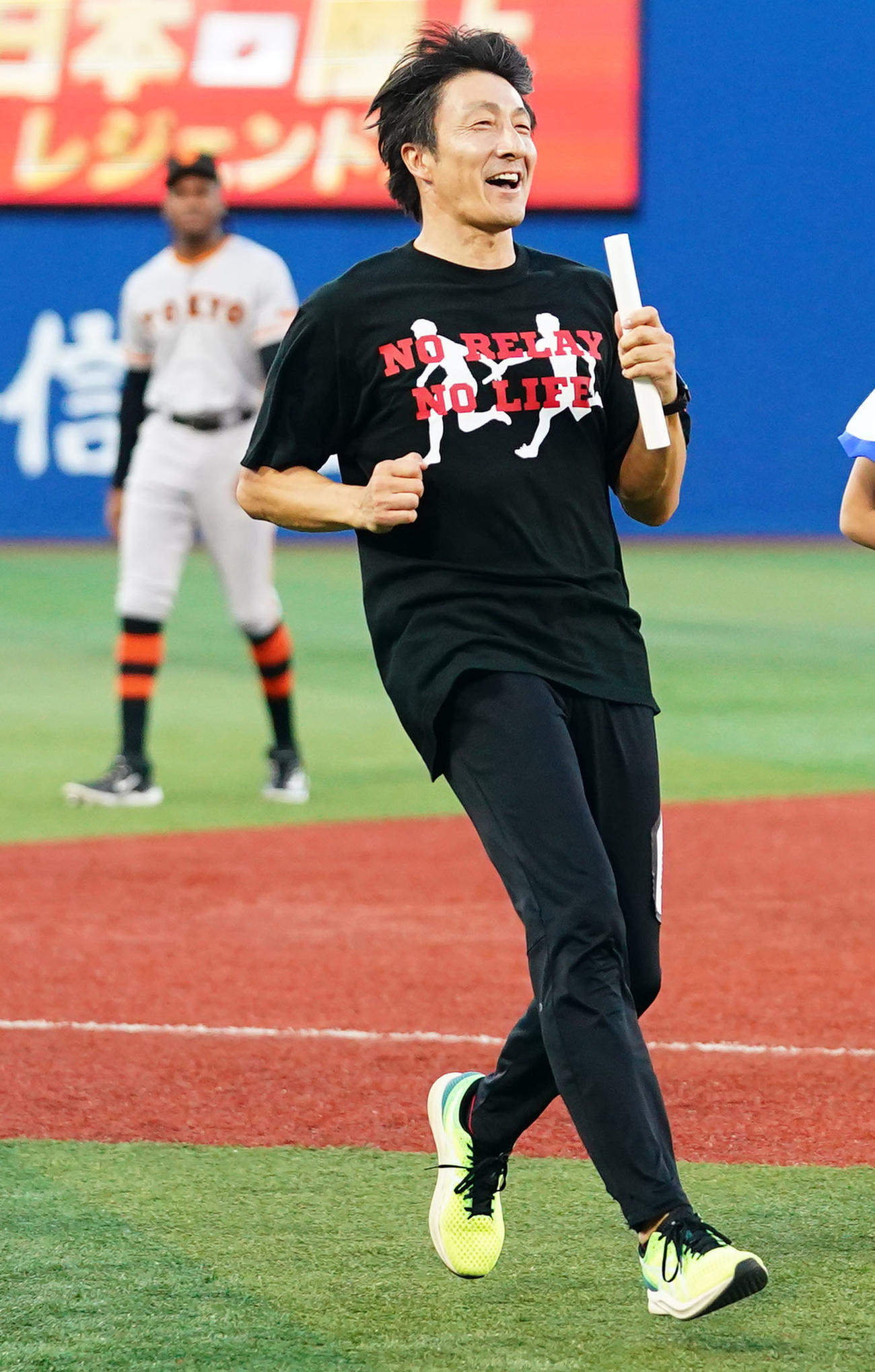 DeNA対巨人　リレー対決に敗れる朝原宣治氏（撮影・横山健太）