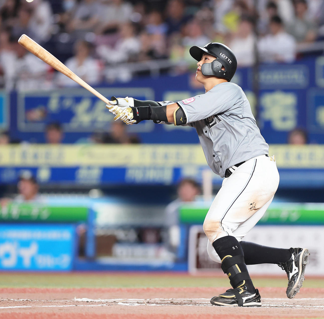ロッテ対楽天　7回裏ロッテ無死、山口は2者連続となる本塁打を放つ（撮影・足立雅史）