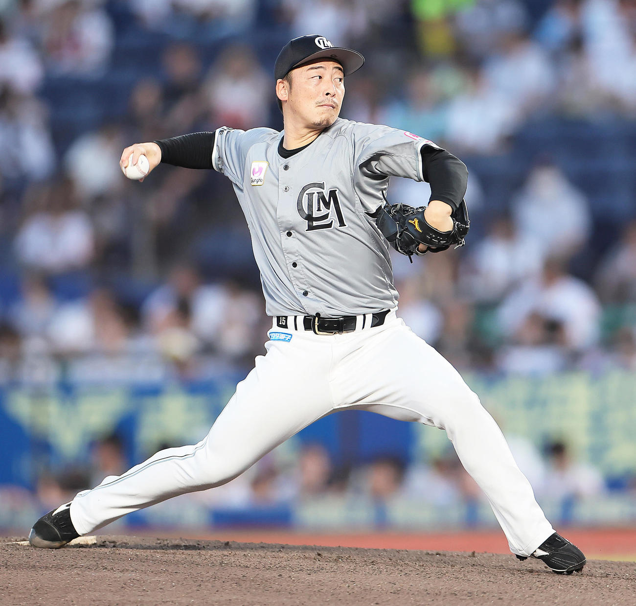 ロッテ対楽天　ロッテ先発の美馬（撮影・足立雅史）