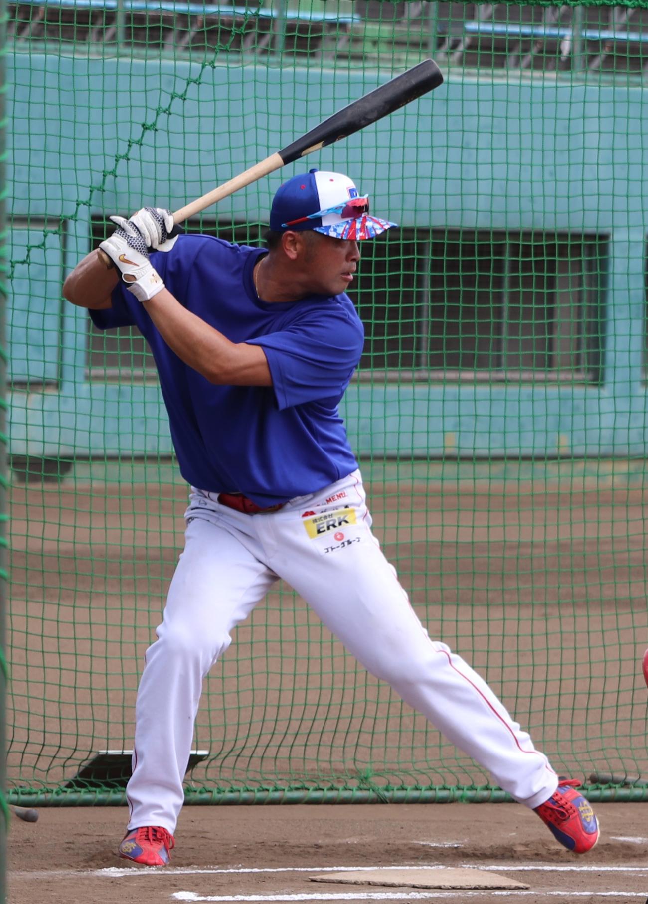 引退セレモニー前の練習に臨むBC・埼玉の清田（撮影・古川真弥）
