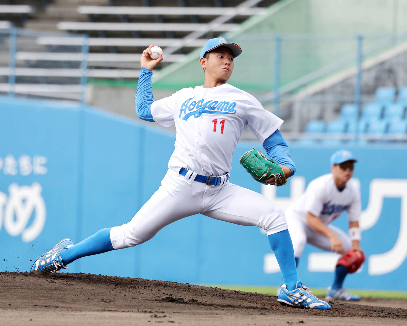 青学大対中大　力投する青学大先発の下村（撮影・鈴木正人）