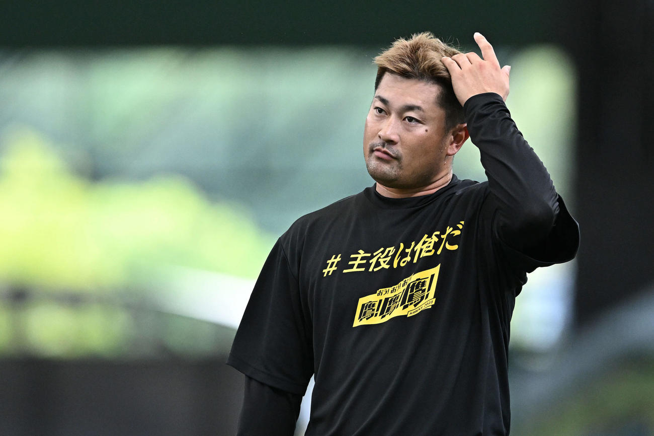 西武対ソフトバンク　試合前練習に臨むソフトバンク森（撮影・滝沢徹郎）