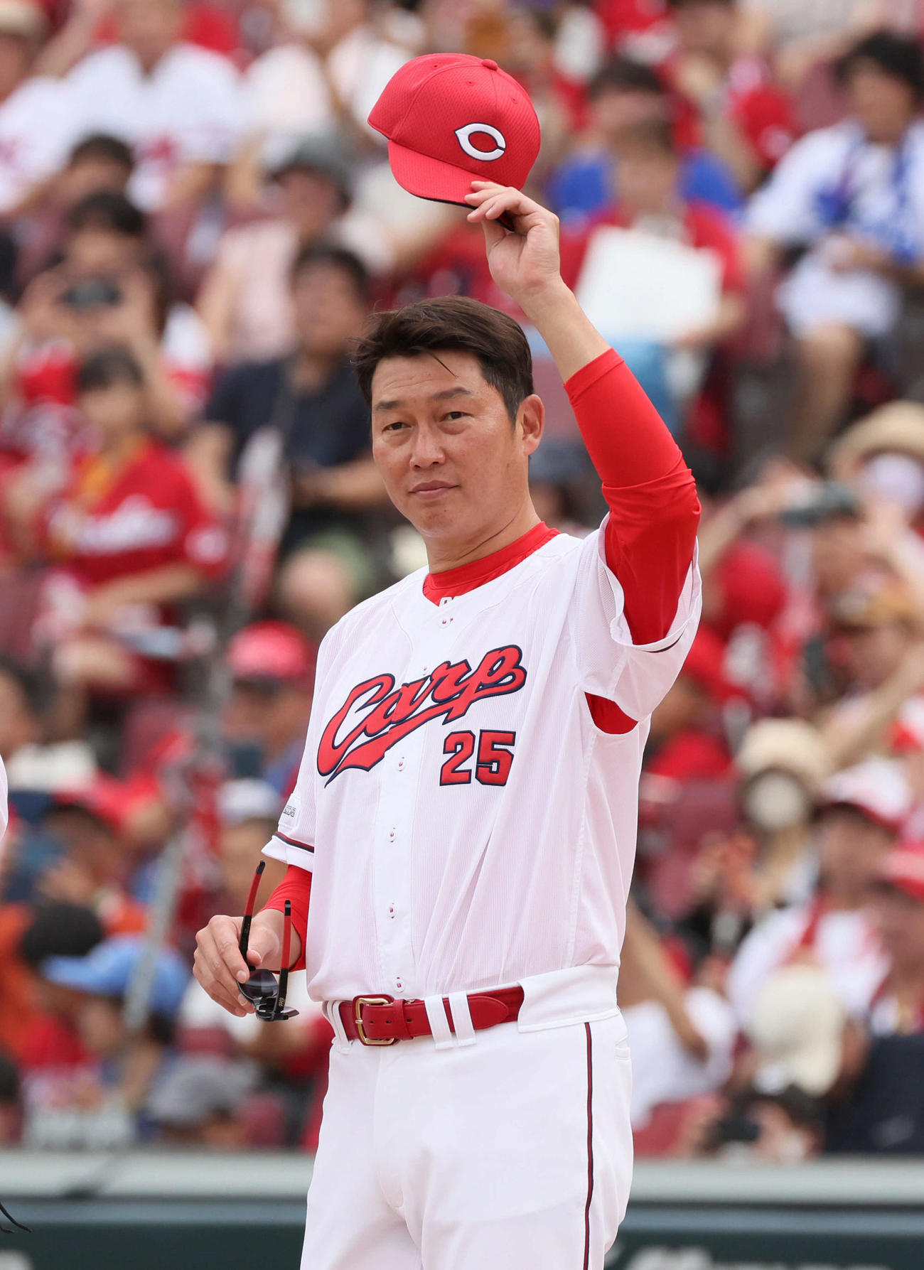 広島対中日　中日に勝った新井監督（撮影・加藤孝規）