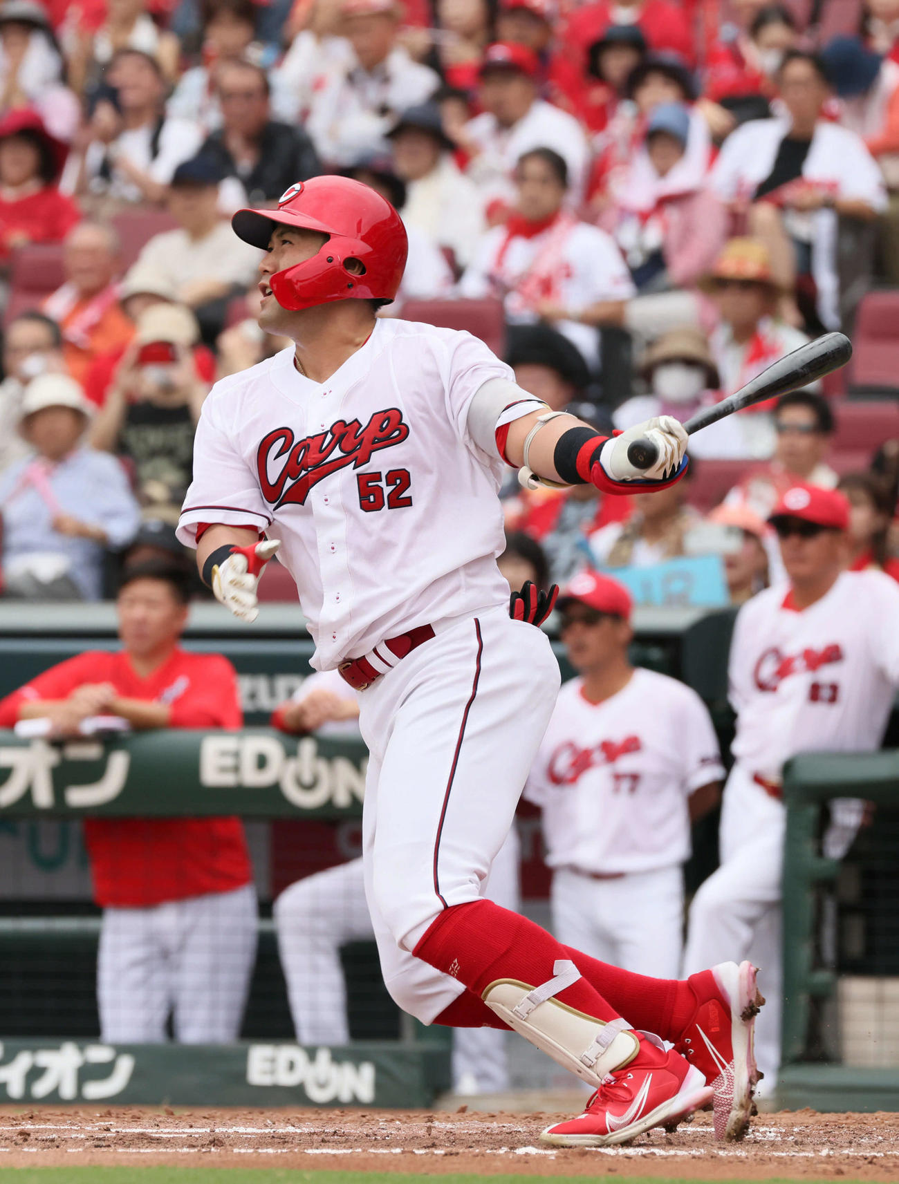 広島対中日　2回裏広島2死二、三塁、末包は先制中前適時打を放つ（撮影・加藤孝規）