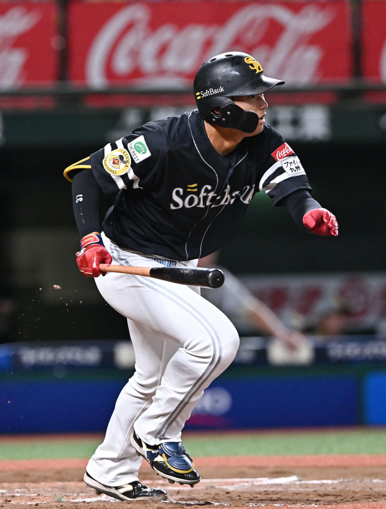 西武対ソフトバンク　8回表ソフトバンク無死、代打生海は右前打を放つ（撮影・滝沢徹郎）