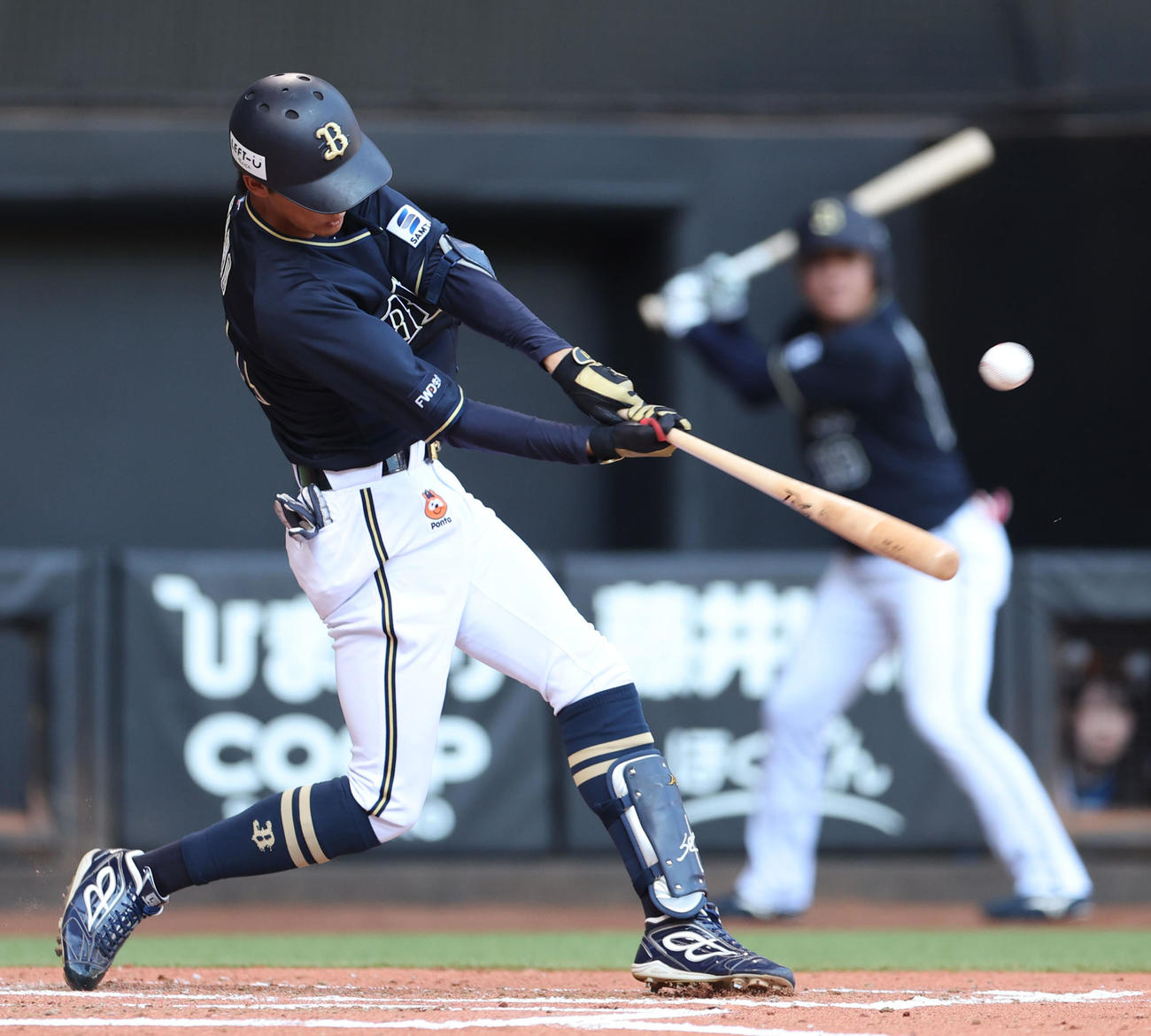 日本ハム対オリックス　2回表オリックス2死満塁、佐野皓は左前適時打を放つ（撮影・佐藤翔太）